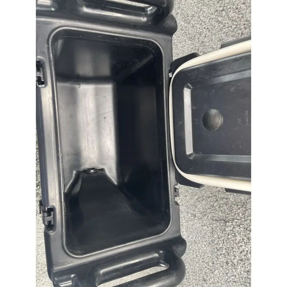 Cambro 250LCD 2 1/2 gal Camtainer Hot Cold Beverage Dispenser Black